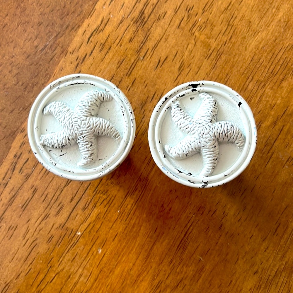 Drawer pulls